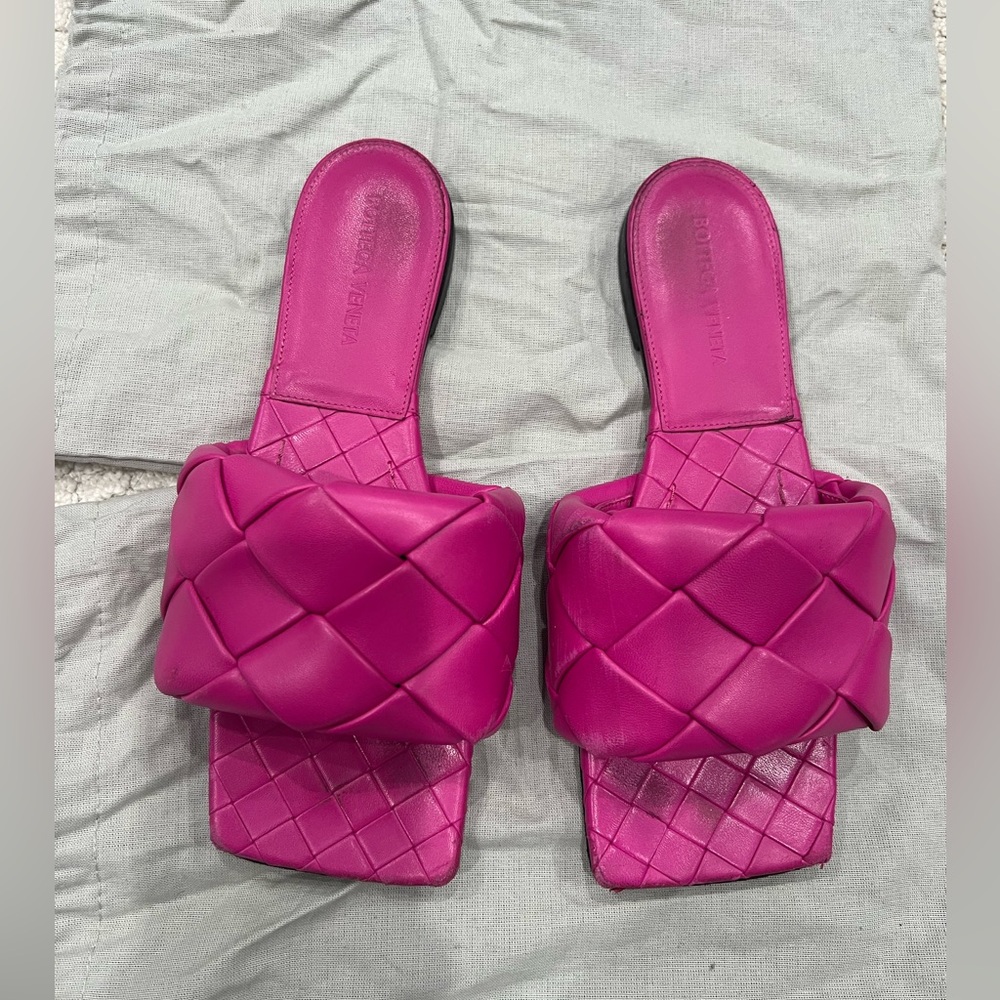 Bottega Veneta Pink Intrecciato Quilted Leather Slides | 39